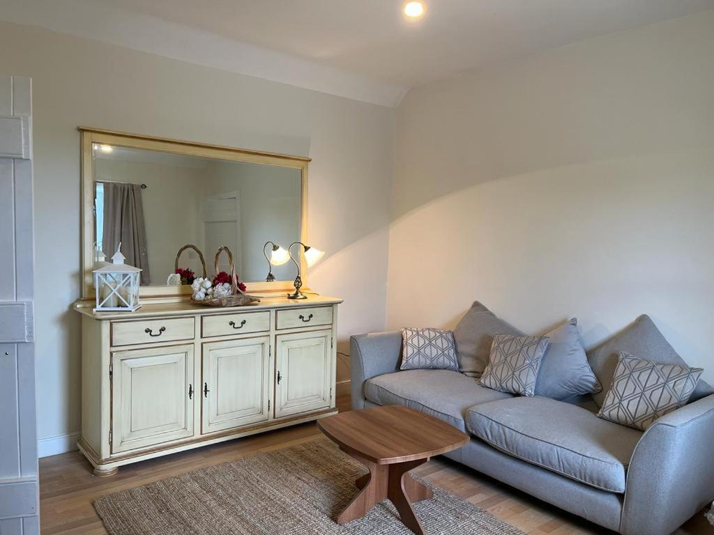 Willow Cottage Kinloss エクステリア 写真